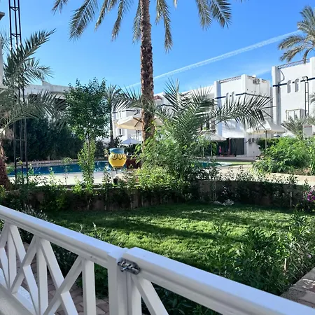 Luxury Apartment Perfect Location Pool View